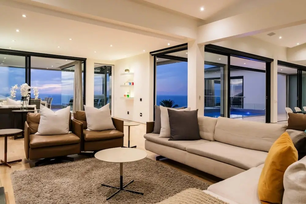 Spectacular Holiday Villa w Private Pool Gym Prima Views