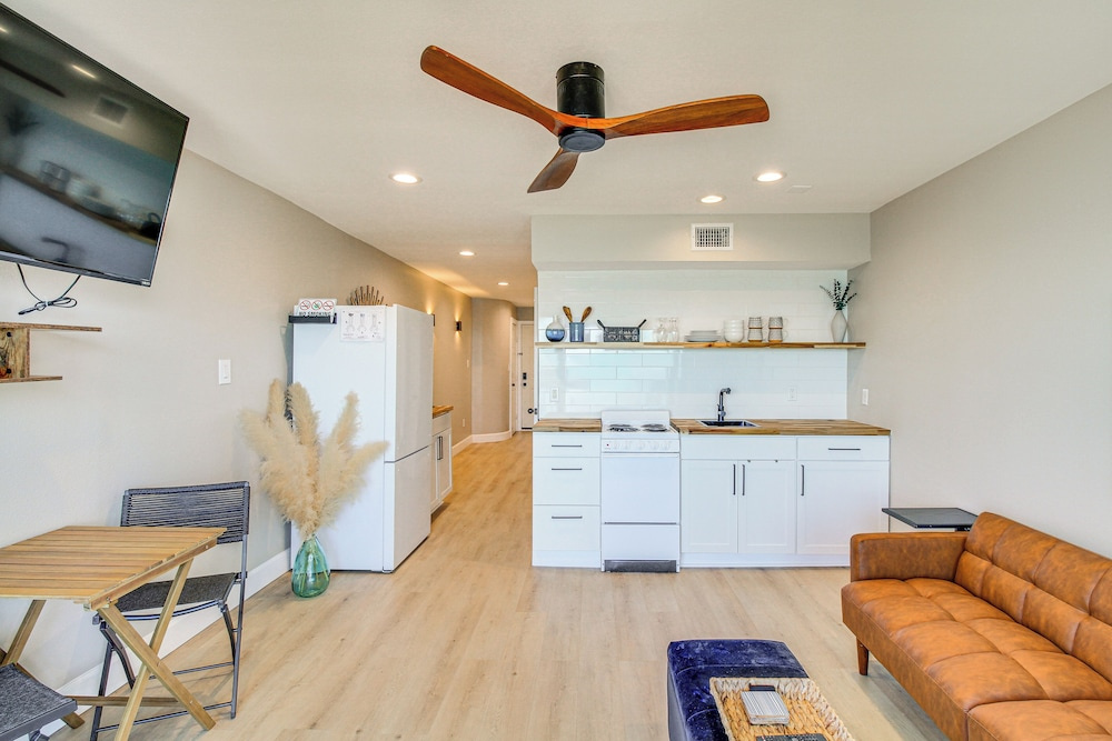 Breezy Beachfront Condo in Heart of Corpus Christi