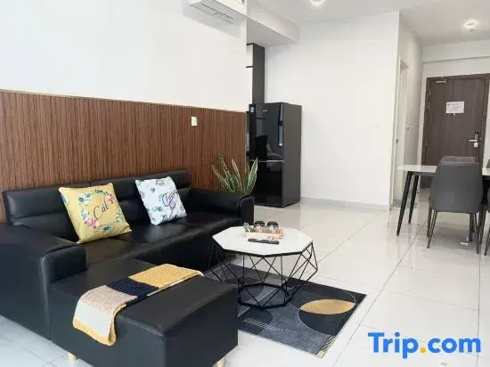 Modern 1 bedroom apt at The Emerald Golf View - Pool, Gym, Near Aeon Mall and VSIP