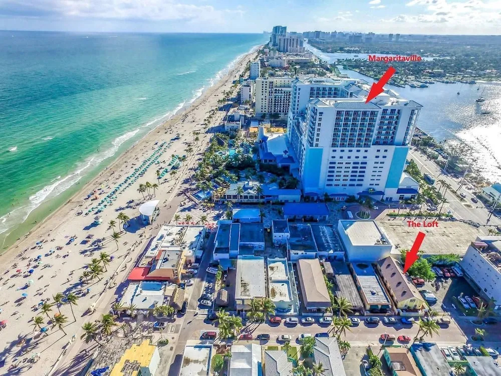 Modern Deluxe Loft Hollywood Beach Unit 8
