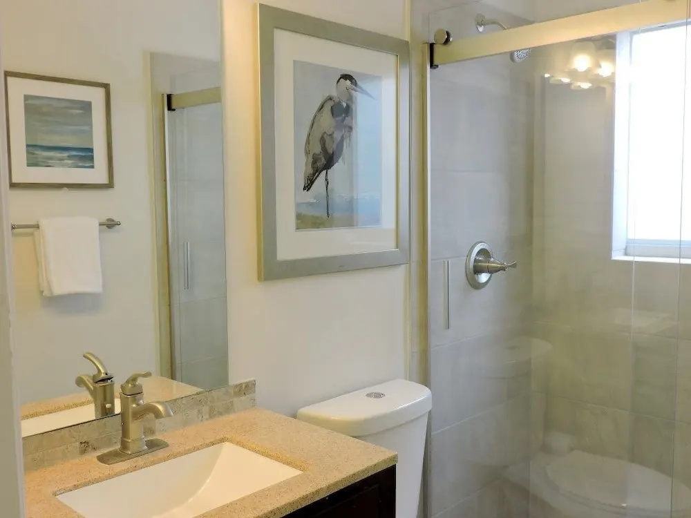 Malibu House 4/3 FOR 10, Close to Beaches, Pool