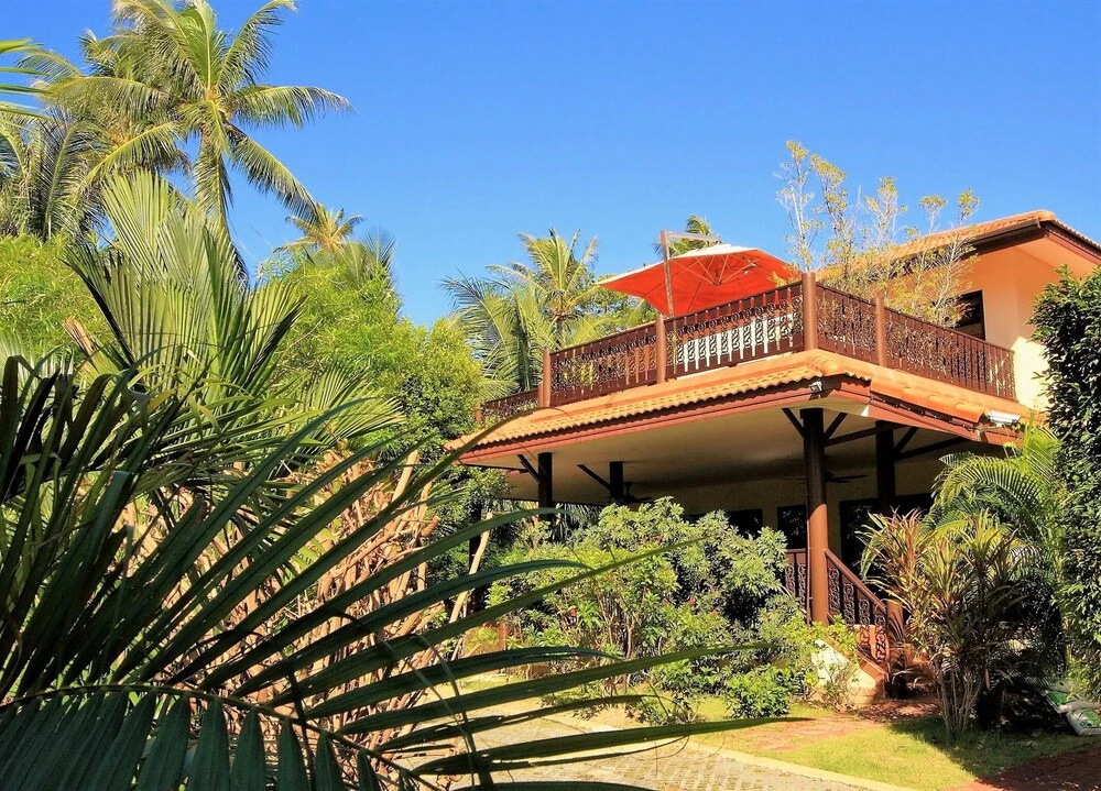 Beachfront Resort 2-bedroom Villa Palm Only 40 Meters to Beach