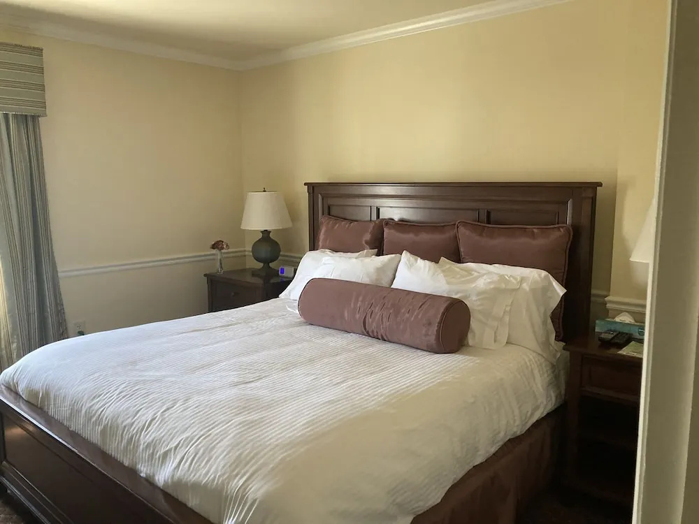 Plumsteadville Inn