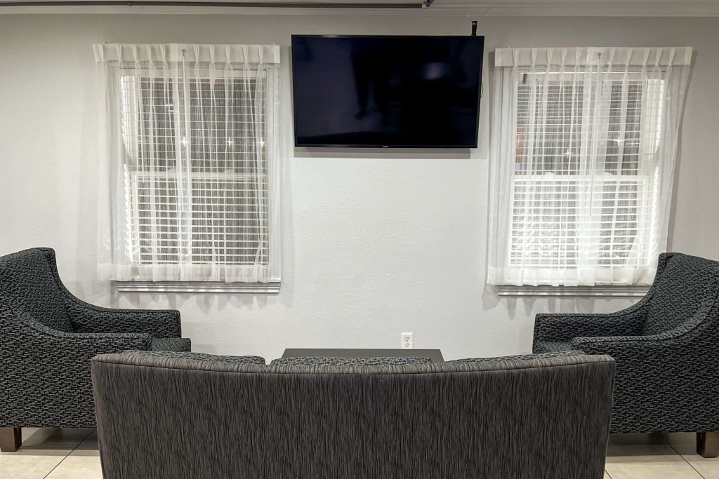 Quality Inn & Suites Columbus West
