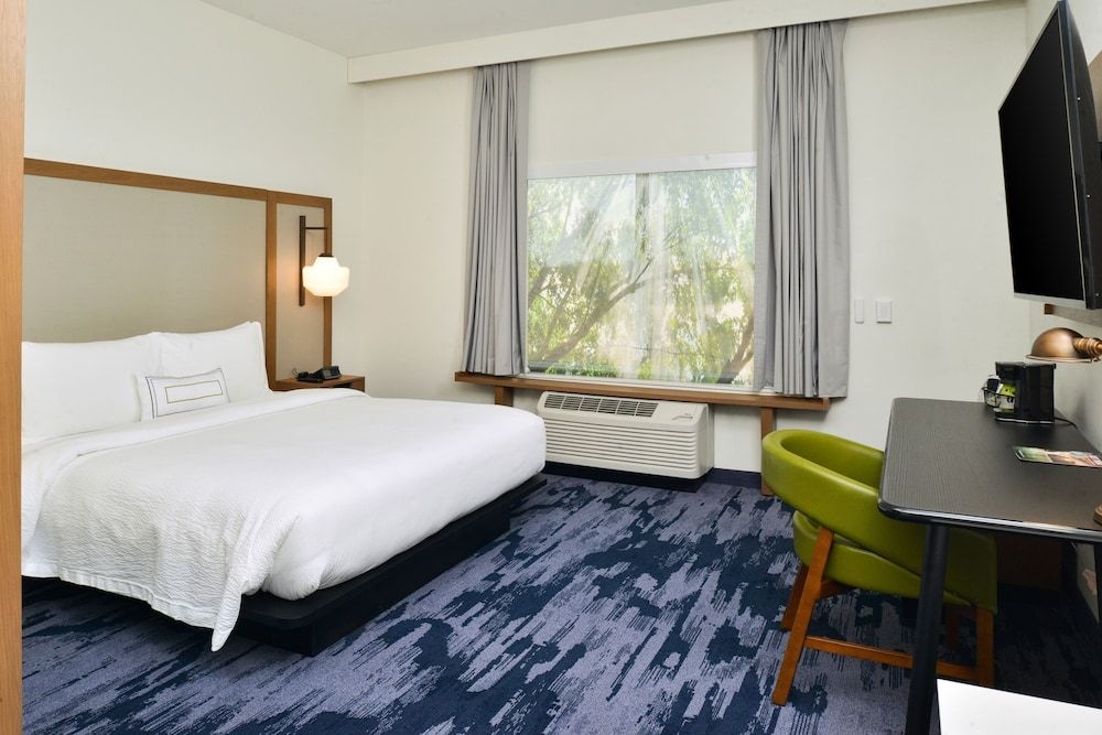 Fairfield Inn & Suites by Marriott Charlotte University Research Park