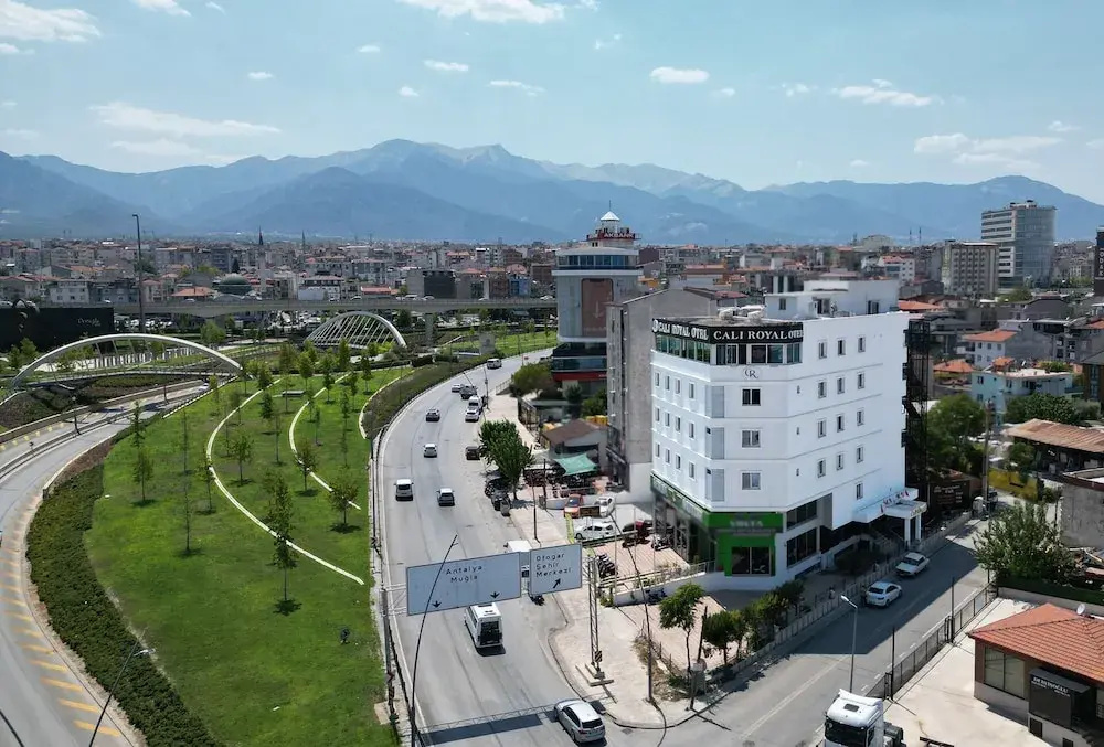 Grand Ozfidan Hotel
