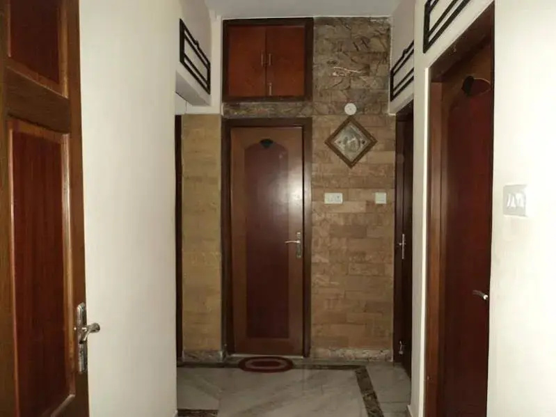 Goroomgo Priyanshu Guest House Ruby Kolkata