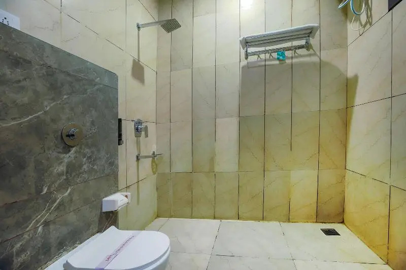 Hotel Crown, Near Golden temple