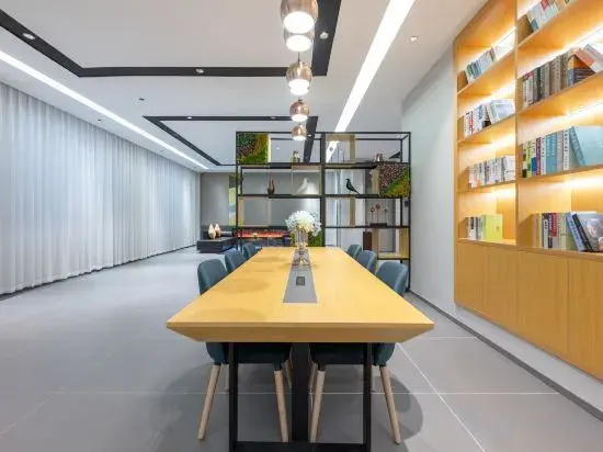 Homeinn Selected Hotel (Baoji Administrative Avenue Zhong Hospital East Area)
