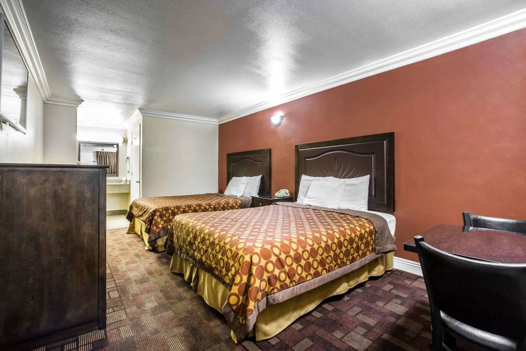 Pico Rivera Inn and Suites