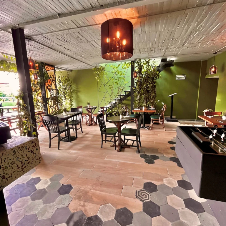HOTEL LUCA
