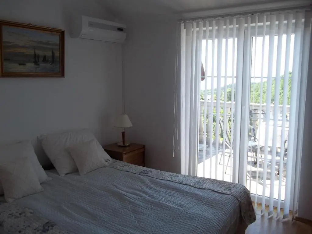 Apartments Ljubas