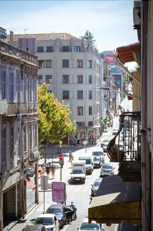 Nomad's Bolhão Market & Metro Station