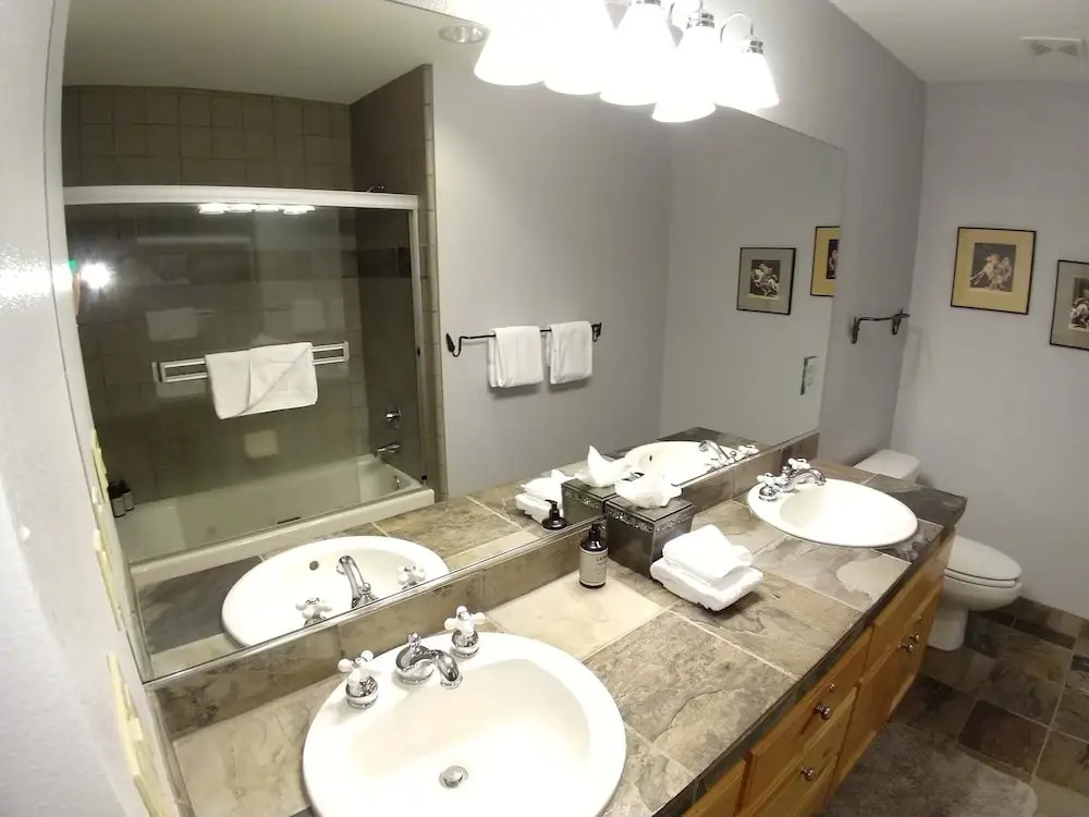 Lost #7 - 2 Br Townhouse