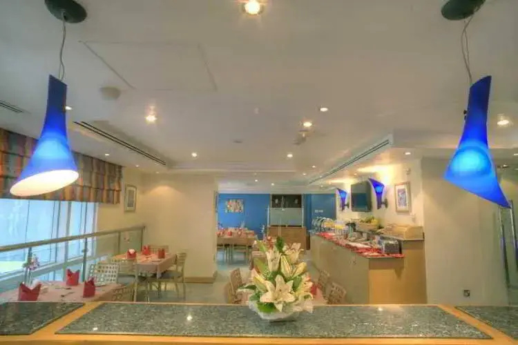 Al Diar Palm Suites Hotel