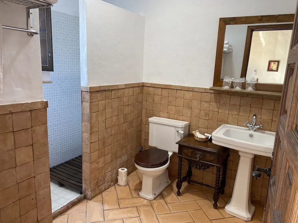 Apartamentos Turísticos - Hostal Los Alisos