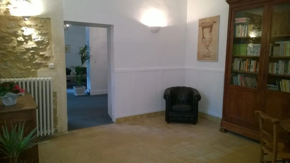 hostellerie de labbaye de frigolet