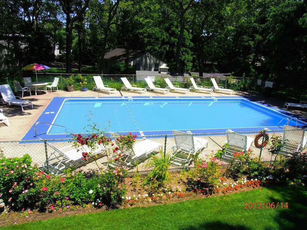 Hamptons Vacation Inn