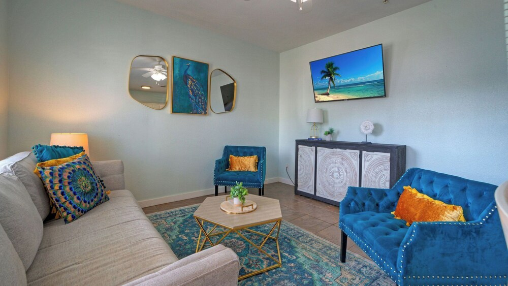 Beach Nearby + Pool 6-units Costa Bahia w/ Pet Access