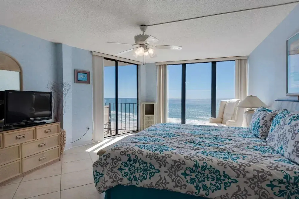 Edgewater Beach Resort Tower 3, 2 Bedroom Apartment