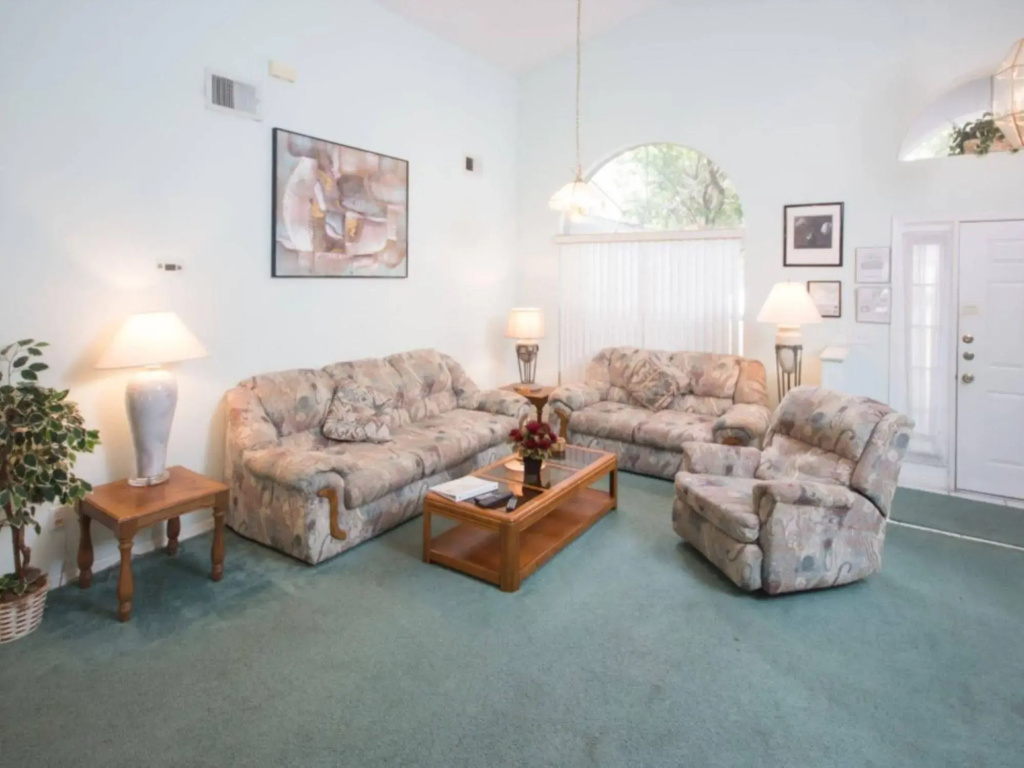 Nancy's Whipsering Oaks Villa