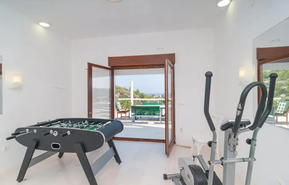Nice Home in Stomorska with Hot Tub, Sauna & 9 Bedrooms