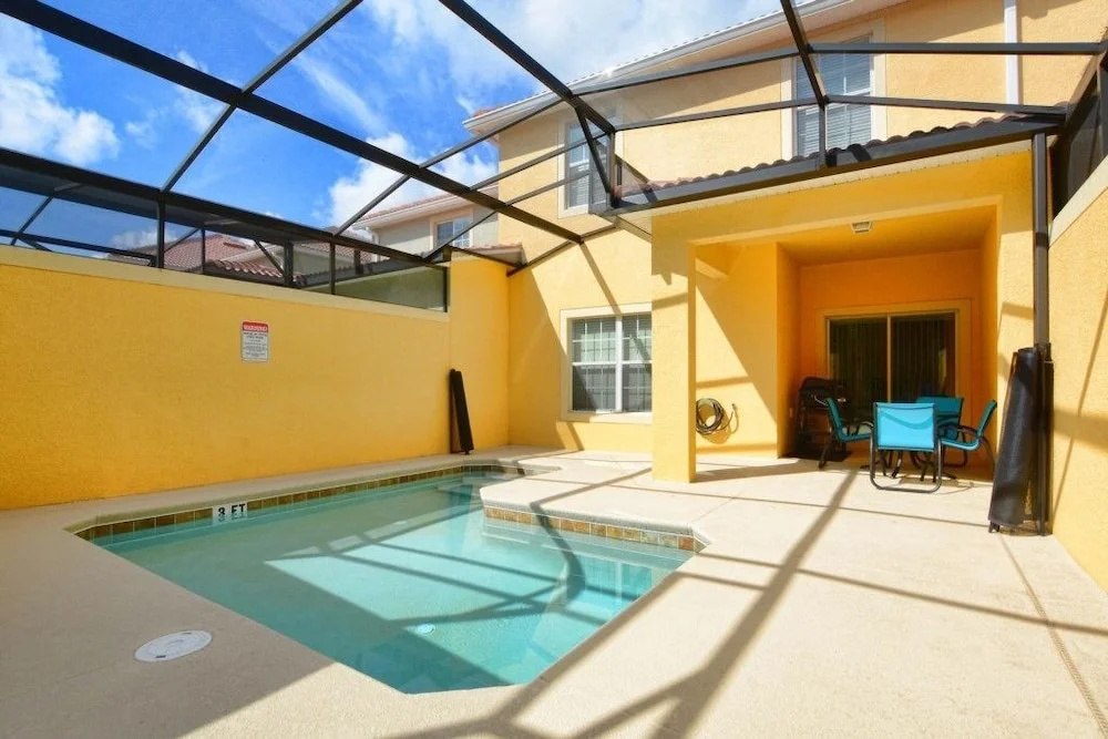 4 bedrooms villa accommodate 10 guests