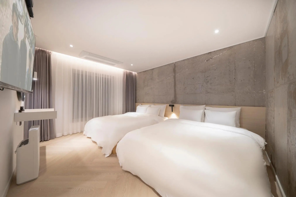 Croissant Hotel Guri by Anook