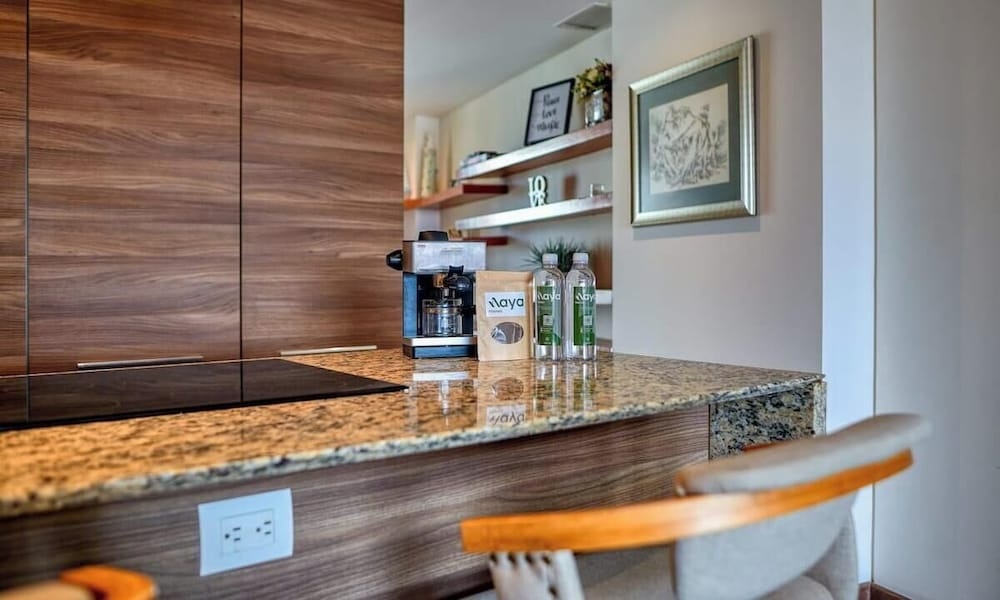 Luxury 2BR Condo in Marina - Pool - Zen Rooftop