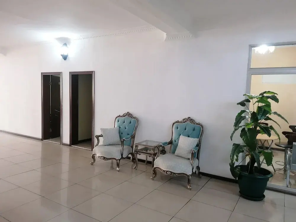 Royal Gibson Hotel Ltd