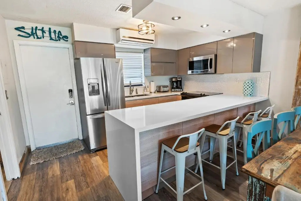 C-VOTED REMODELED UNIT! KAYAKs, MARINA,