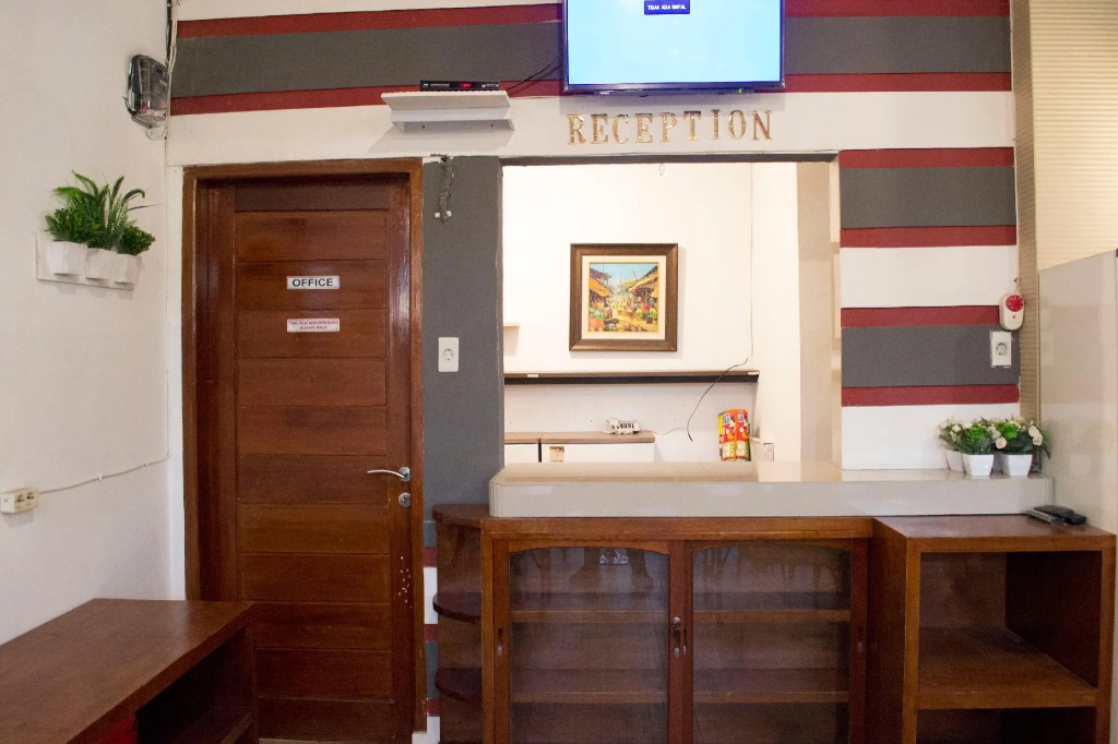 RedDoorz near Pantai Pandan Sibolga 2