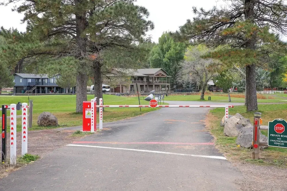 Modern Cabin Living! Mtn-view Gem in Munds Park