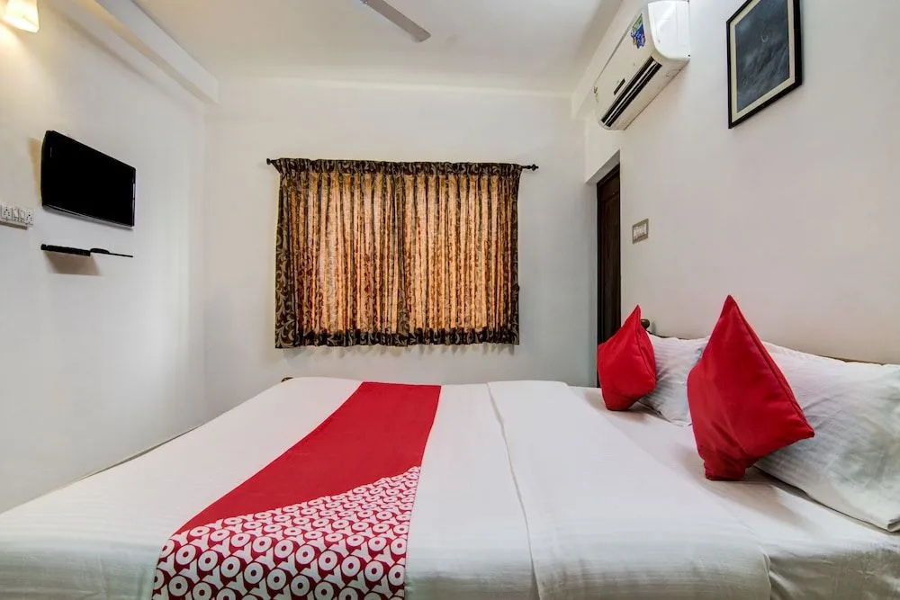 OYO 24044 Appledoor Service Apartment