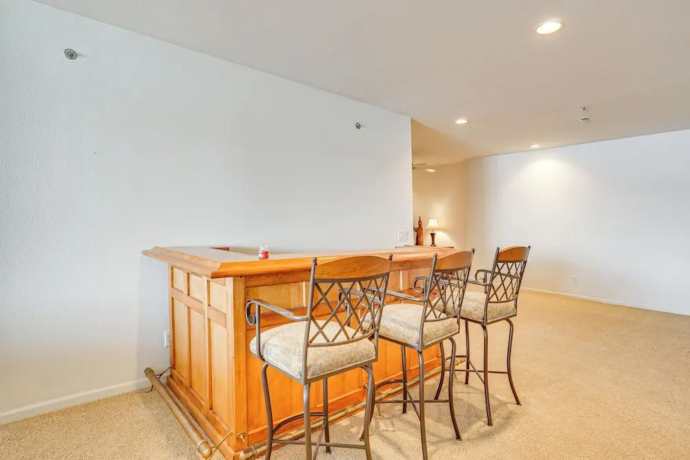 Lakeside Osage Beach Condo in Lands End Community