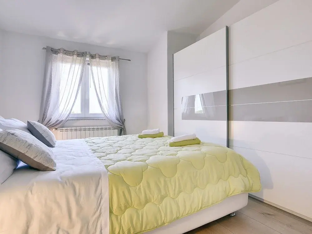 Apartment With Modern Decor and Spacious Garden, 3 km From the Beach