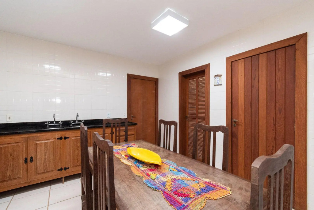 4 Suítes + Piscina e Churrasqueira | 3 Irmãos