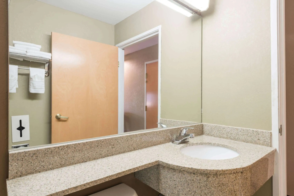 Microtel Inn & Suites by Wyndham West Chester
