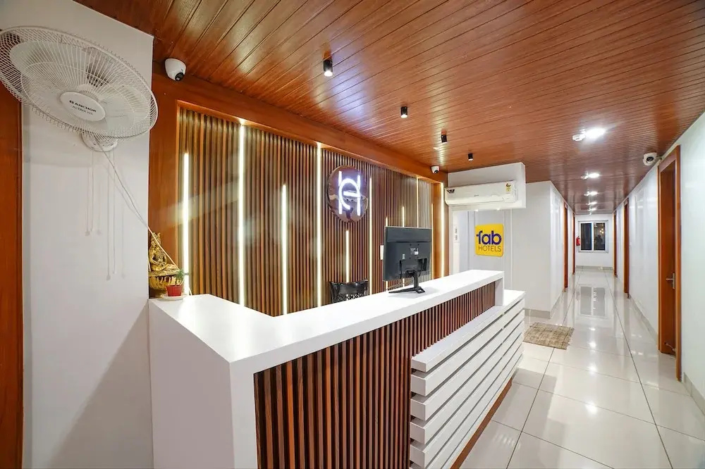 FabHotel Eminent - Patel Nagar, 0riental University