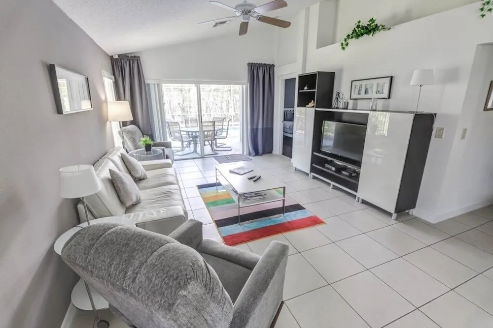 Southern Breeze Great Pool Space! 4 Bedroom Home by RedAwning