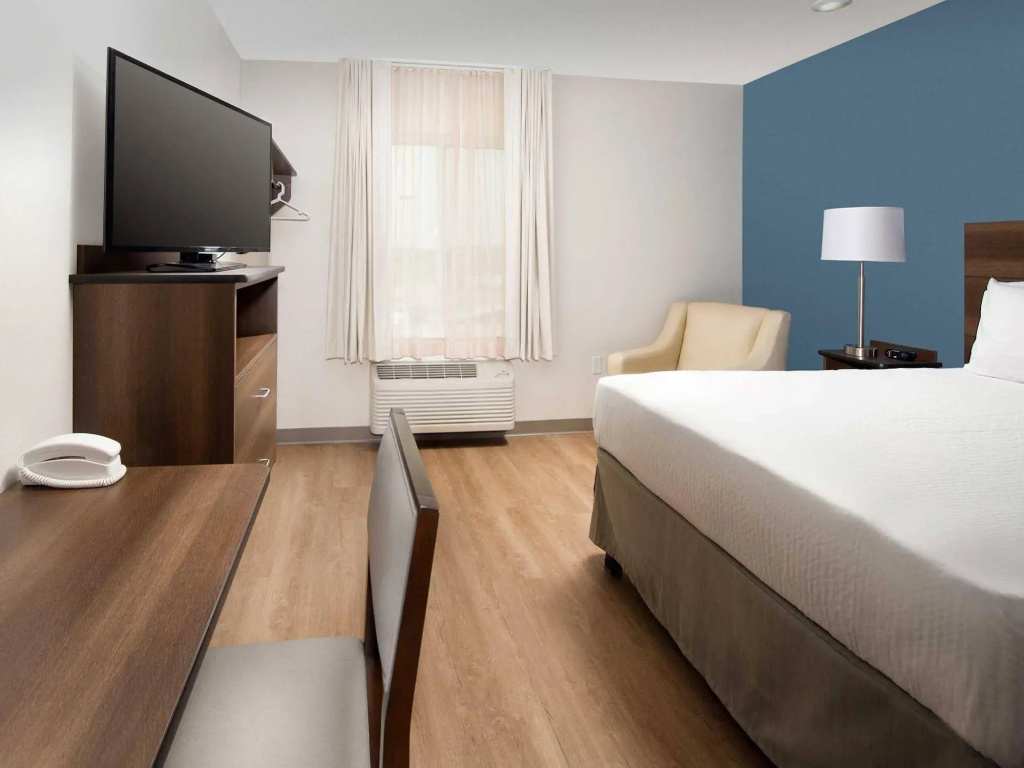 WoodSpring Suites Fargo North Near NDSU