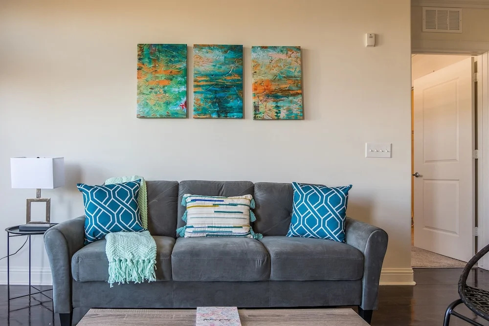 Spacious Apartments by Frontdesk