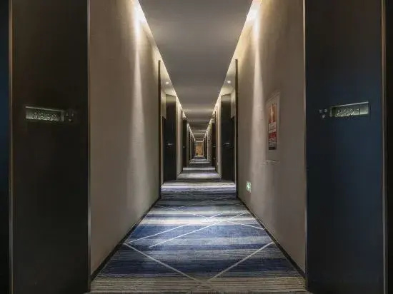 MAZE HOTEL（Shenzhen North Railway Station Yucheng Center)