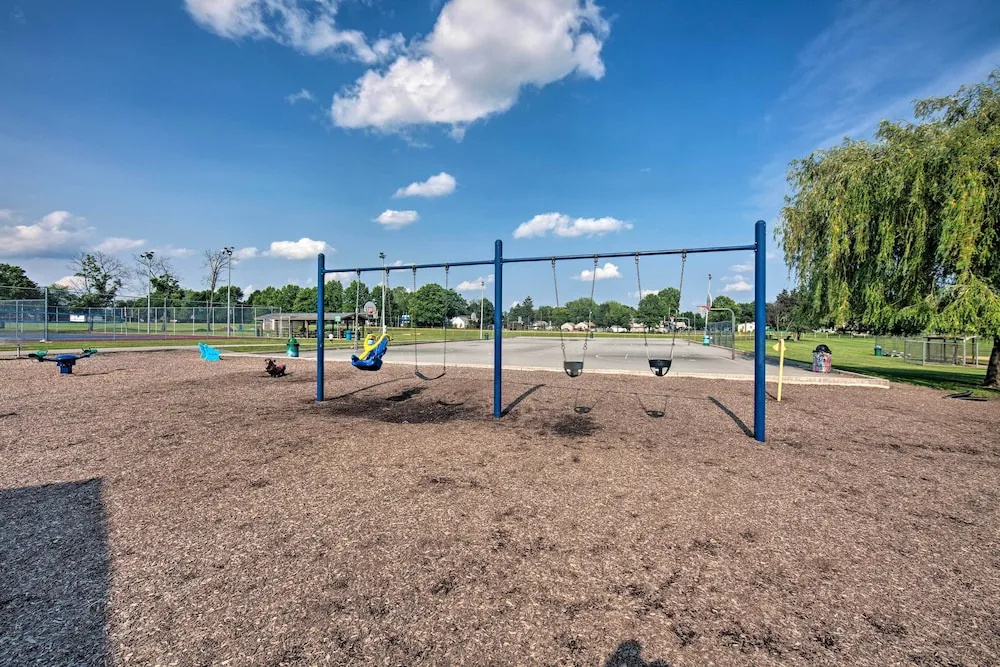 11 Mi to Hersheypark: Family Home in Harrisburg