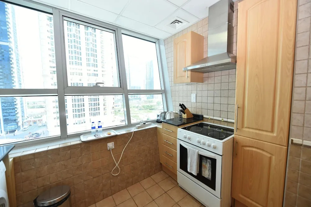 One Bedroom Apt. in JLT near Metro Station -AWD