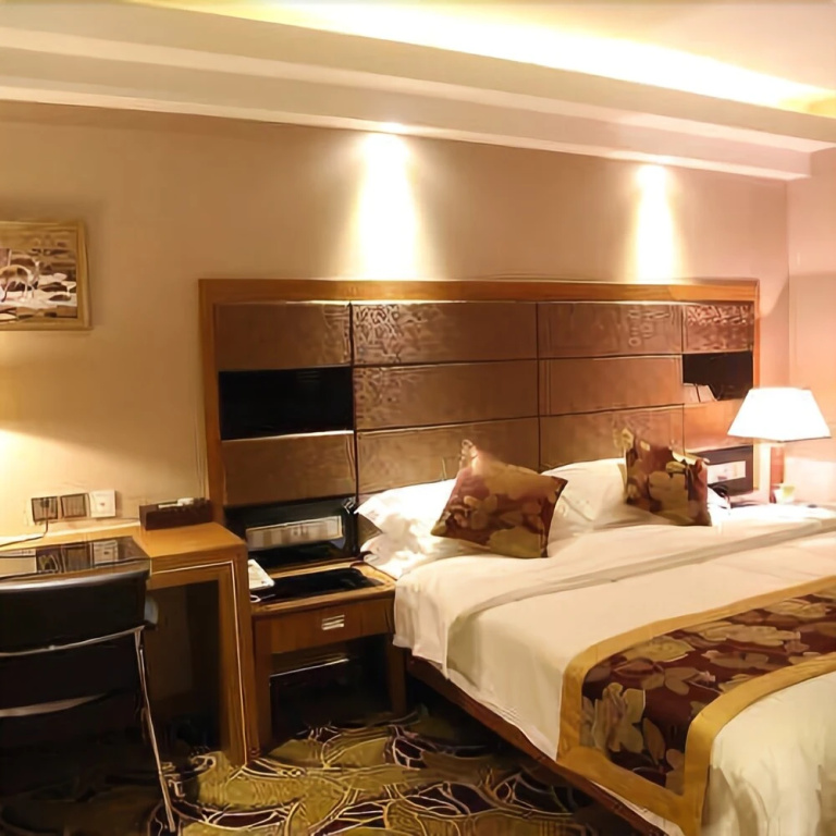 Lanze Holiday Hotel