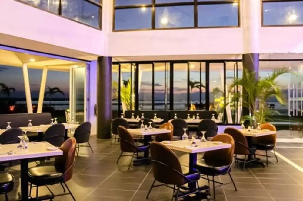 Doulos Phos The Ship Hotel
