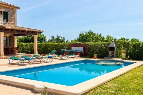 Villa Can Canaveret by Villa Plus