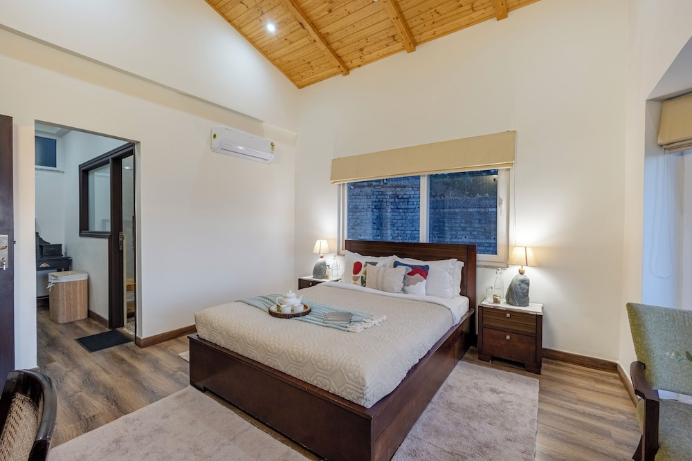 ELIVAAS 3BHK Plus Attic Cliffside Villa