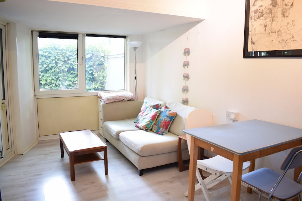 Cosy 1 Bedroom Flat With Garden in Kennington